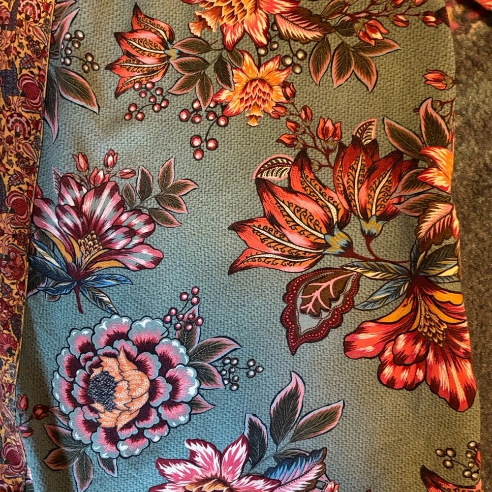 FARM Rio Teal Blouse with Pink and Orange Floral Design - Picture 5 of 7